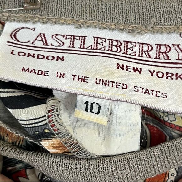Vintage 80’s Castleberry Paisley Cat Print Knit Skirt Set Tan 10 - Picture 7 of 11